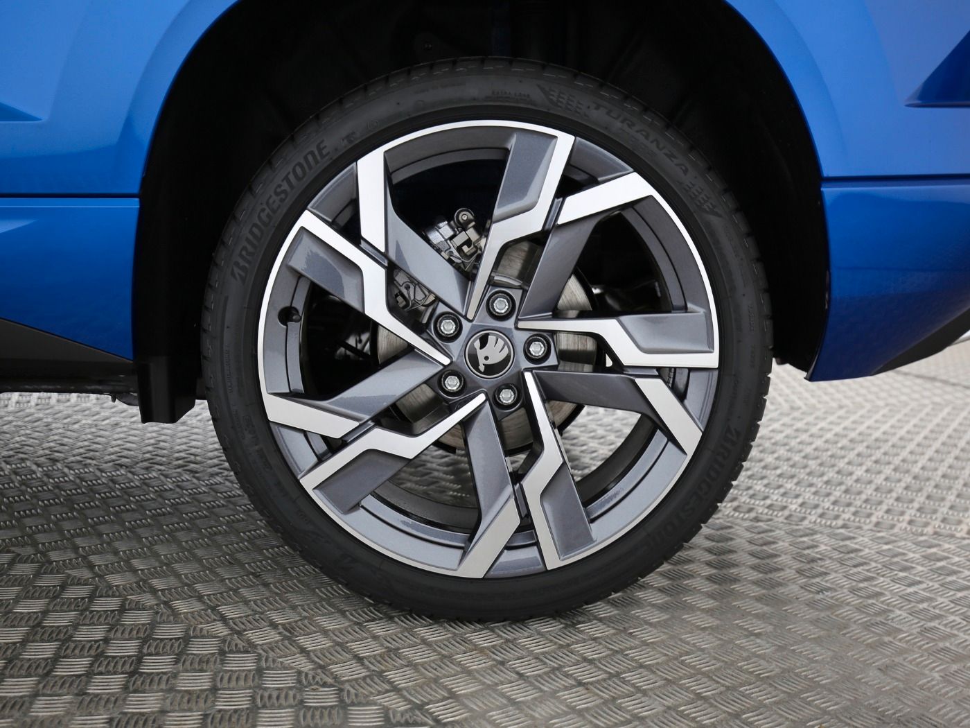Fahrzeugabbildung SKODA Karoq 1.5 TSI ACT Sportline Matrix|AHK|Pano|SD