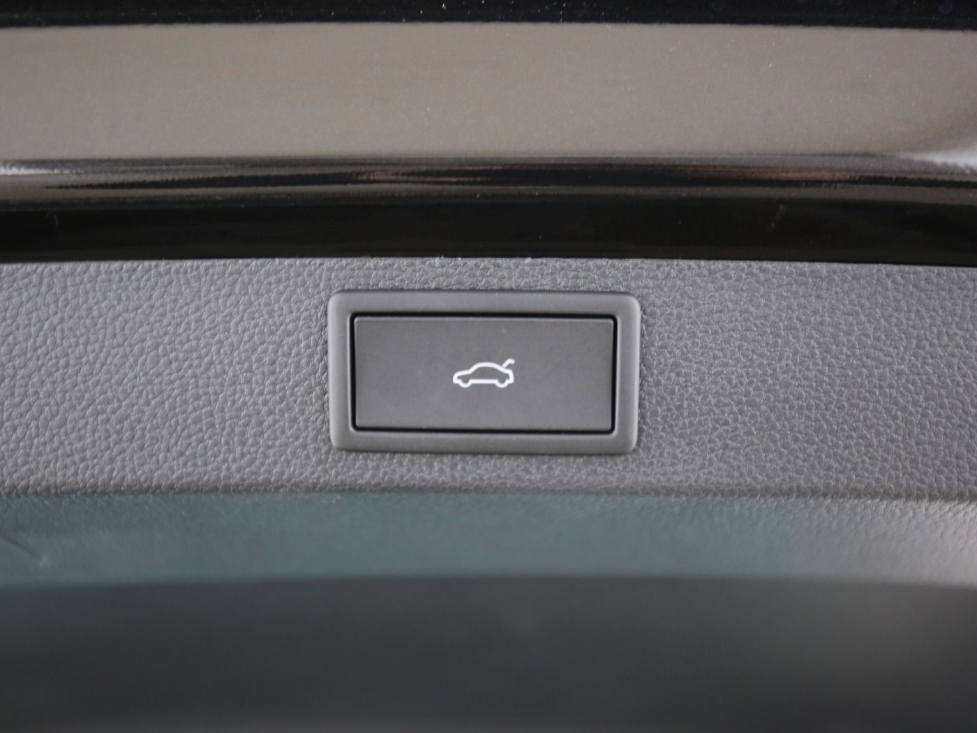 Fahrzeugabbildung SKODA Karoq 1.5 TSI ACT Selection AHK|ACC|LED|Navi|PDC