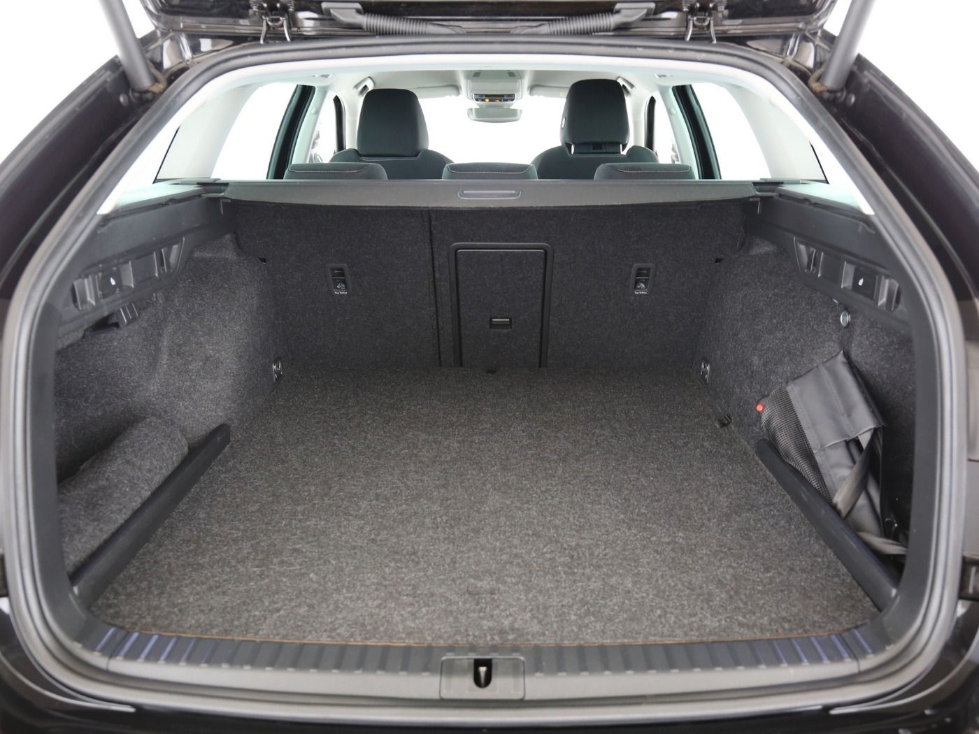 Fahrzeugabbildung SKODA Octavia Combi 1.4 TSI Style iV HUD|4xSHZG|ACC|LM