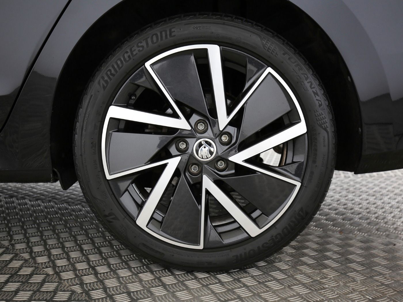 Fahrzeugabbildung SKODA Octavia Combi 1.4 TSI Style iV HUD|4xSHZG|ACC|LM