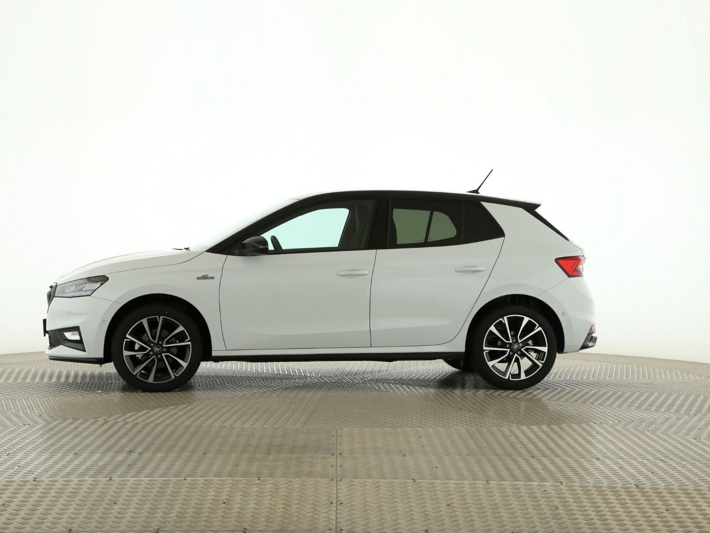 Fahrzeugabbildung SKODA Fabia 1.5 TSI Monte Carlo LED|Navi|VirtualCP|PDC