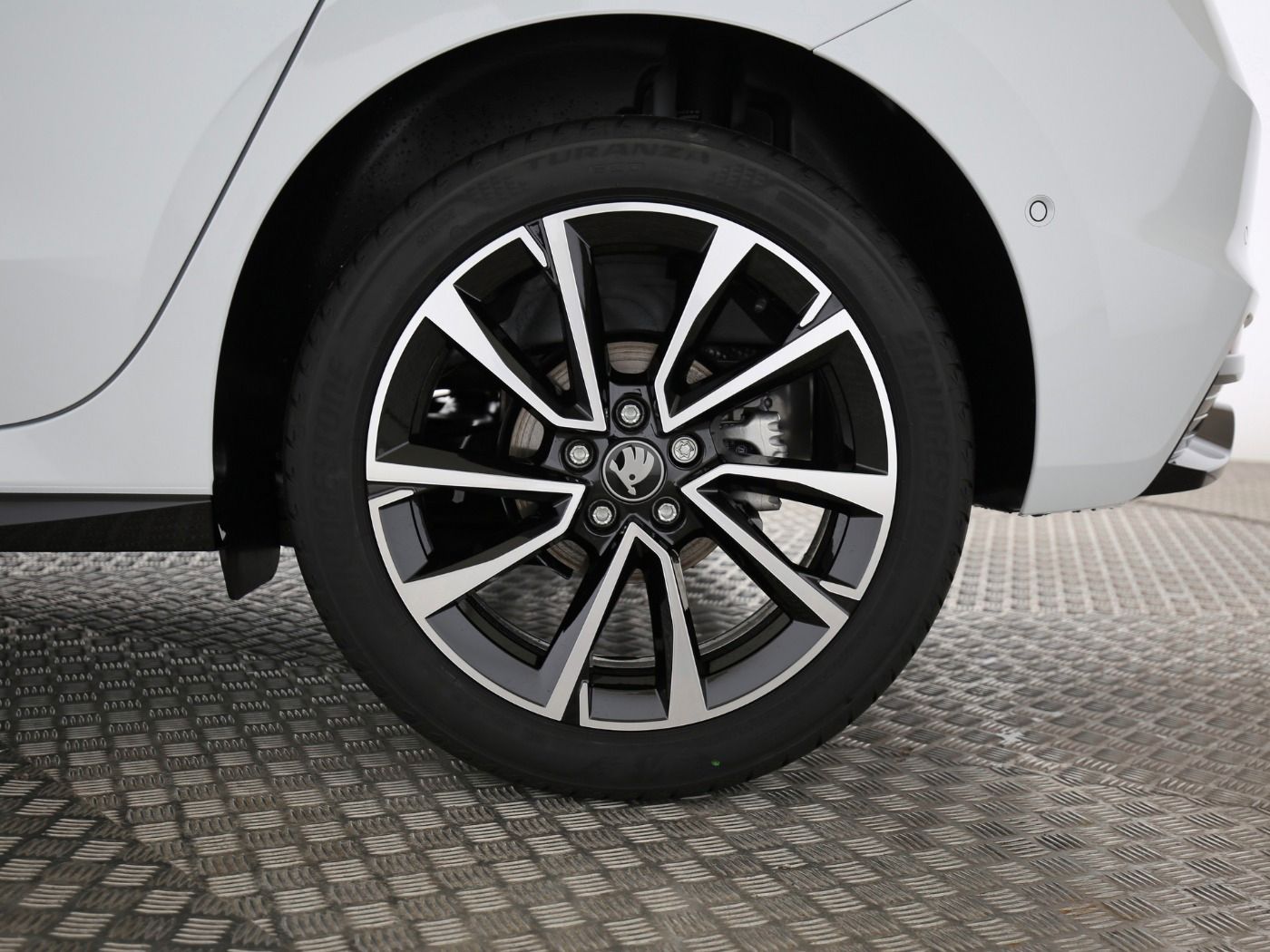 Fahrzeugabbildung SKODA Fabia 1.5 TSI Monte Carlo LED|Navi|VirtualCP|PDC