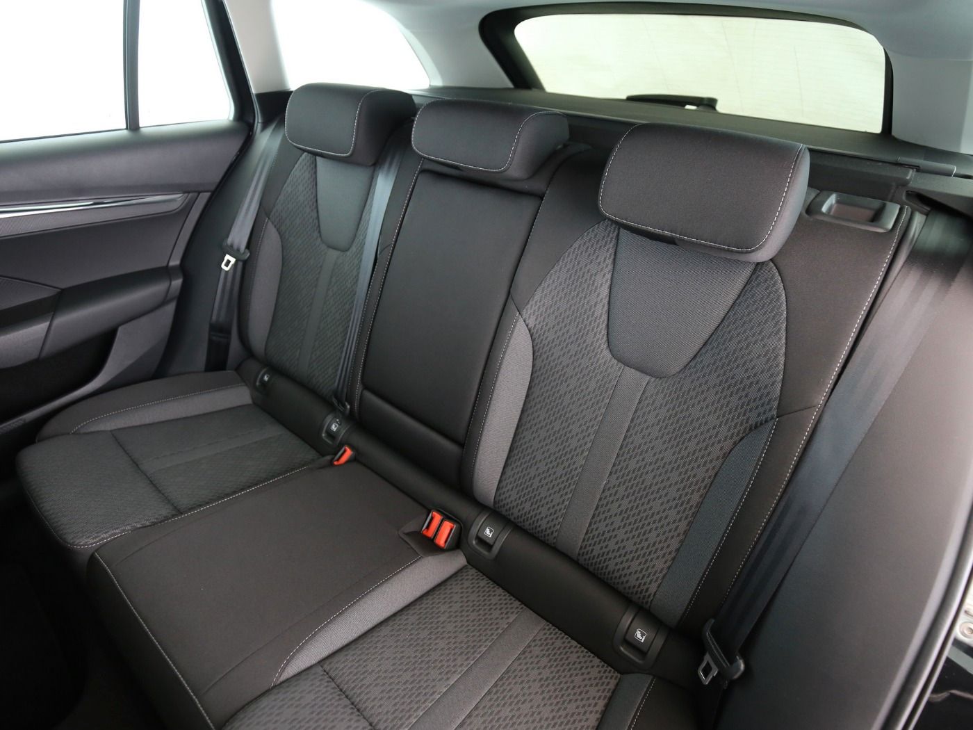 Fahrzeug autohaus mense Fahrzeugabbildung SKODA Octavia Combi 1.4 TSI Style iV HUD|4xSHZG|ACC|LM