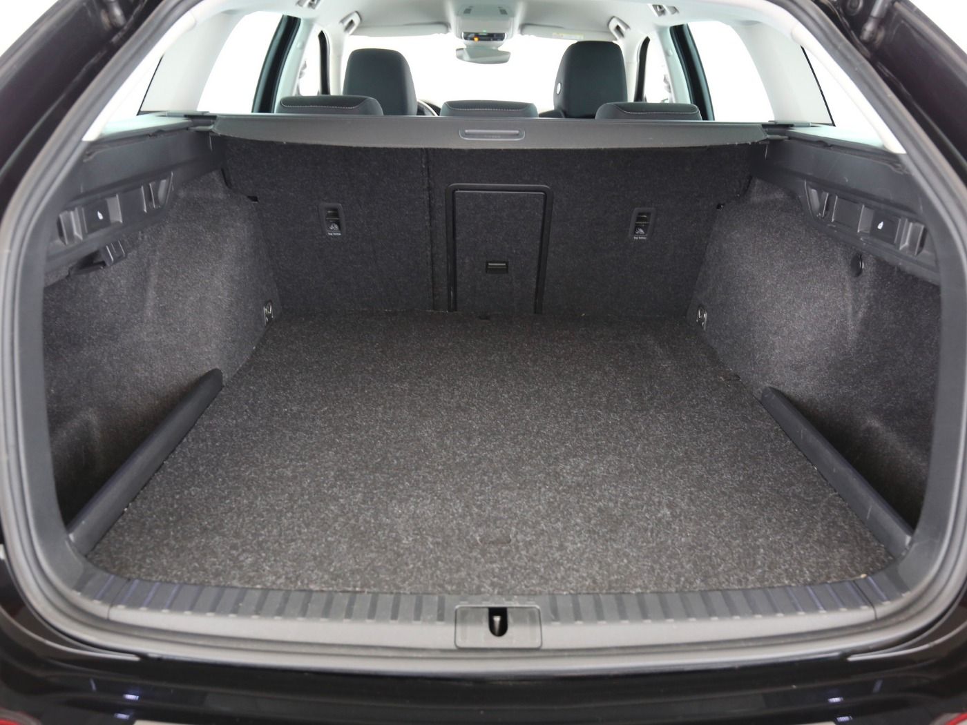 Fahrzeug autohaus mense Fahrzeugabbildung SKODA Octavia Combi 1.4 TSI Style iV HUD|4xSHZG|ACC|LM