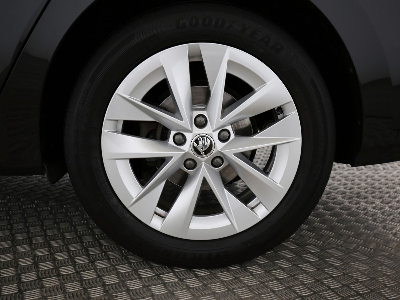 Fahrzeug autohaus mense Fahrzeugabbildung SKODA Octavia Combi 1.4 TSI Style iV HUD|4xSHZG|ACC|LM