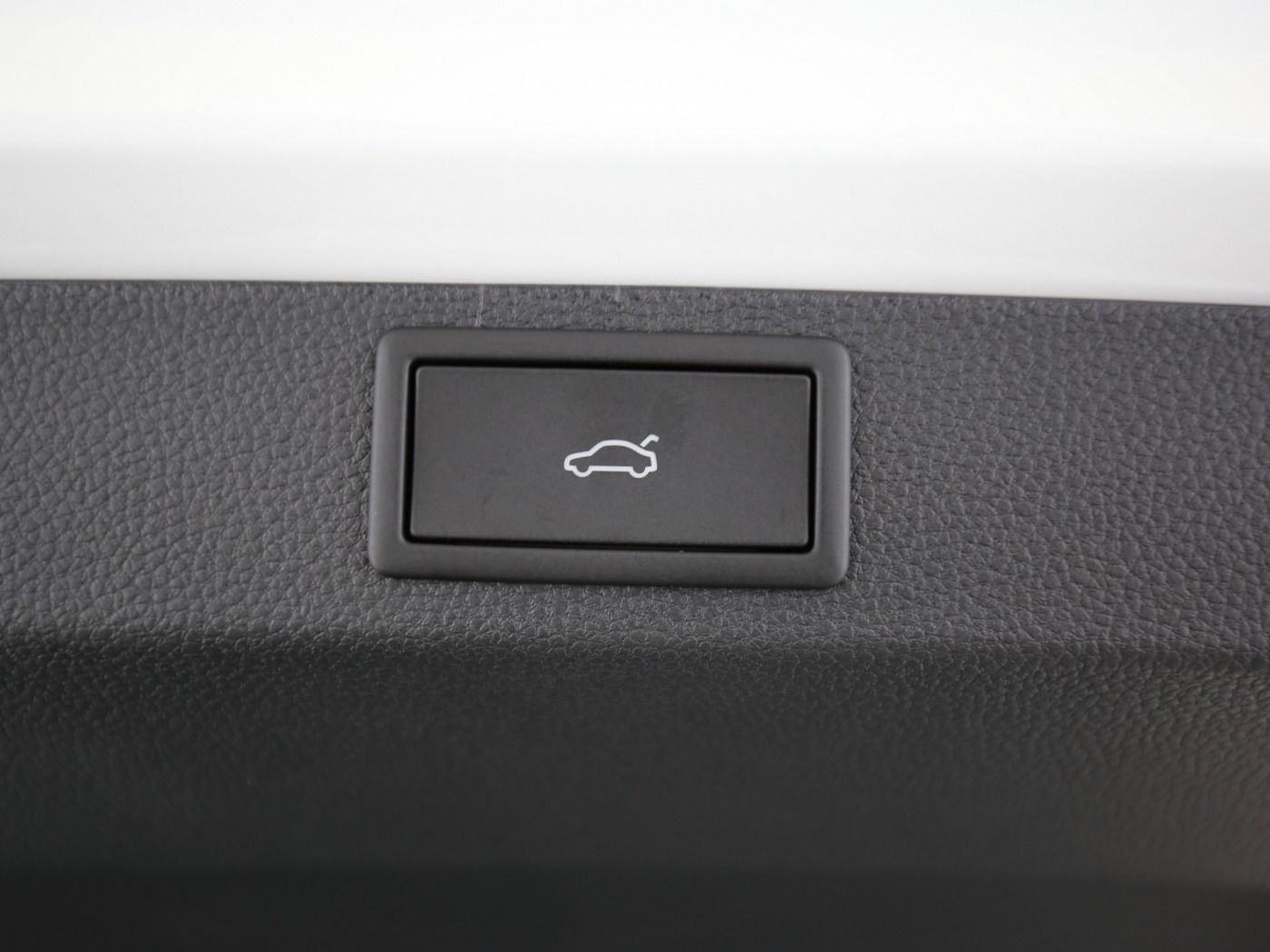 Fahrzeugabbildung SKODA Karoq 1.5 TSI ACT Selection AHK|ACC|LED|Navi|PDC