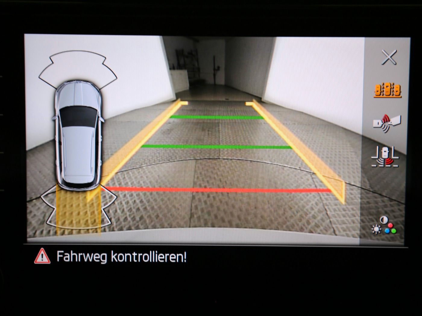 Fahrzeugabbildung SKODA Karoq 1.5 TSI ACT Selection AHK|ACC|LED|Navi|PDC