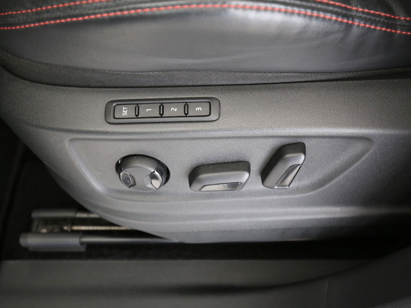 Fahrzeugabbildung SKODA Kodiaq Kodiaq RS 2.0l Bi-TDI 4x4 176kW 7-Gang-DS