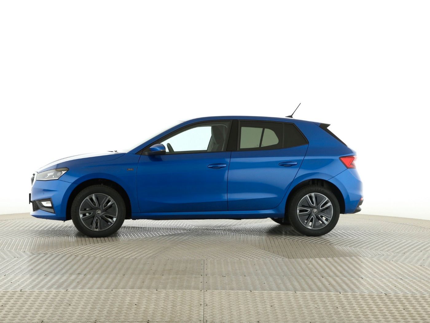 Fahrzeugabbildung SKODA Fabia 1.0 TSI Tour LED|Navi|VirtualCP|DynLicht