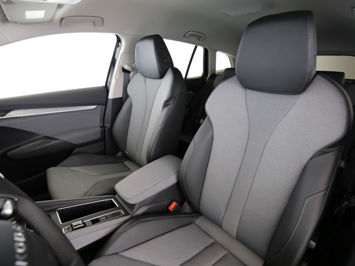 Fahrzeug autohaus mense Fahrzeugabbildung SKODA Enyaq 60 Loft AHK|LED|Navi|VirtualCP|Akustikglas