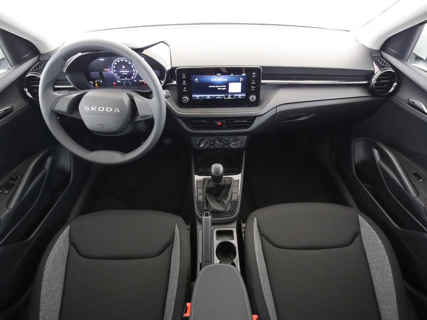 Fahrzeug autohaus mense Fahrzeugabbildung SKODA Fabia 1.0 MPI Essence LED|LaneAss|PDC|SHZG