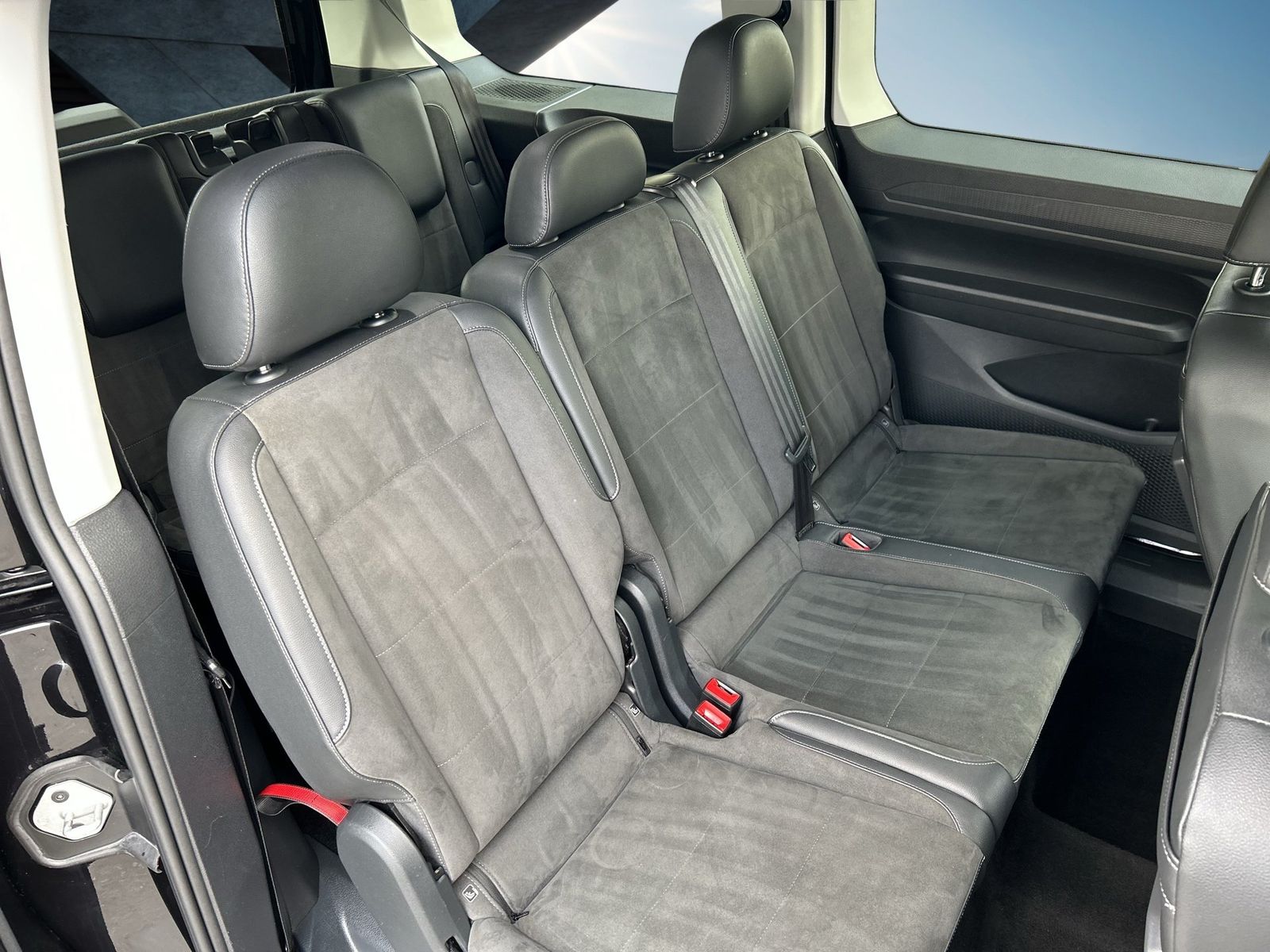 Fahrzeug autohaus mense Fahrzeugabbildung Volkswagen Caddy Style AUT