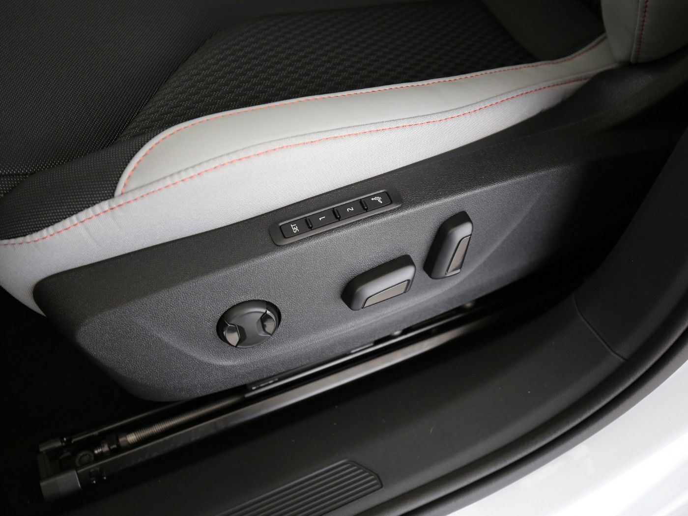 Fahrzeug autohaus mense Fahrzeugabbildung SKODA Elroq 85 Lodge ACC|LED|Massage|Navi|VirtualCP|LM