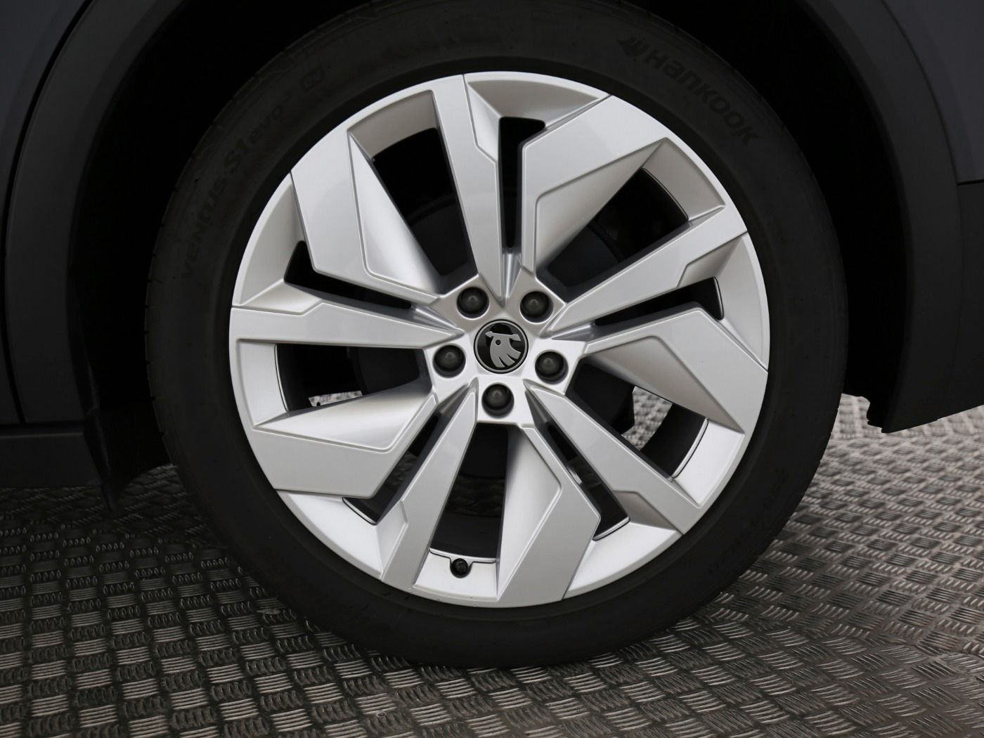 Fahrzeugabbildung SKODA Elroq 85 Lodge LED|Navi|VirtualCP|Fernlichtass.