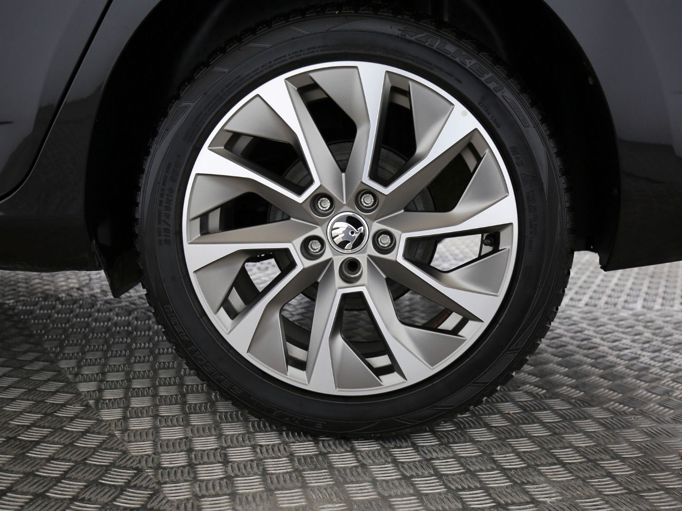 Fahrzeugabbildung SKODA Fabia Combi 1.0 TSI Clever Best of Pano|SD|ACC