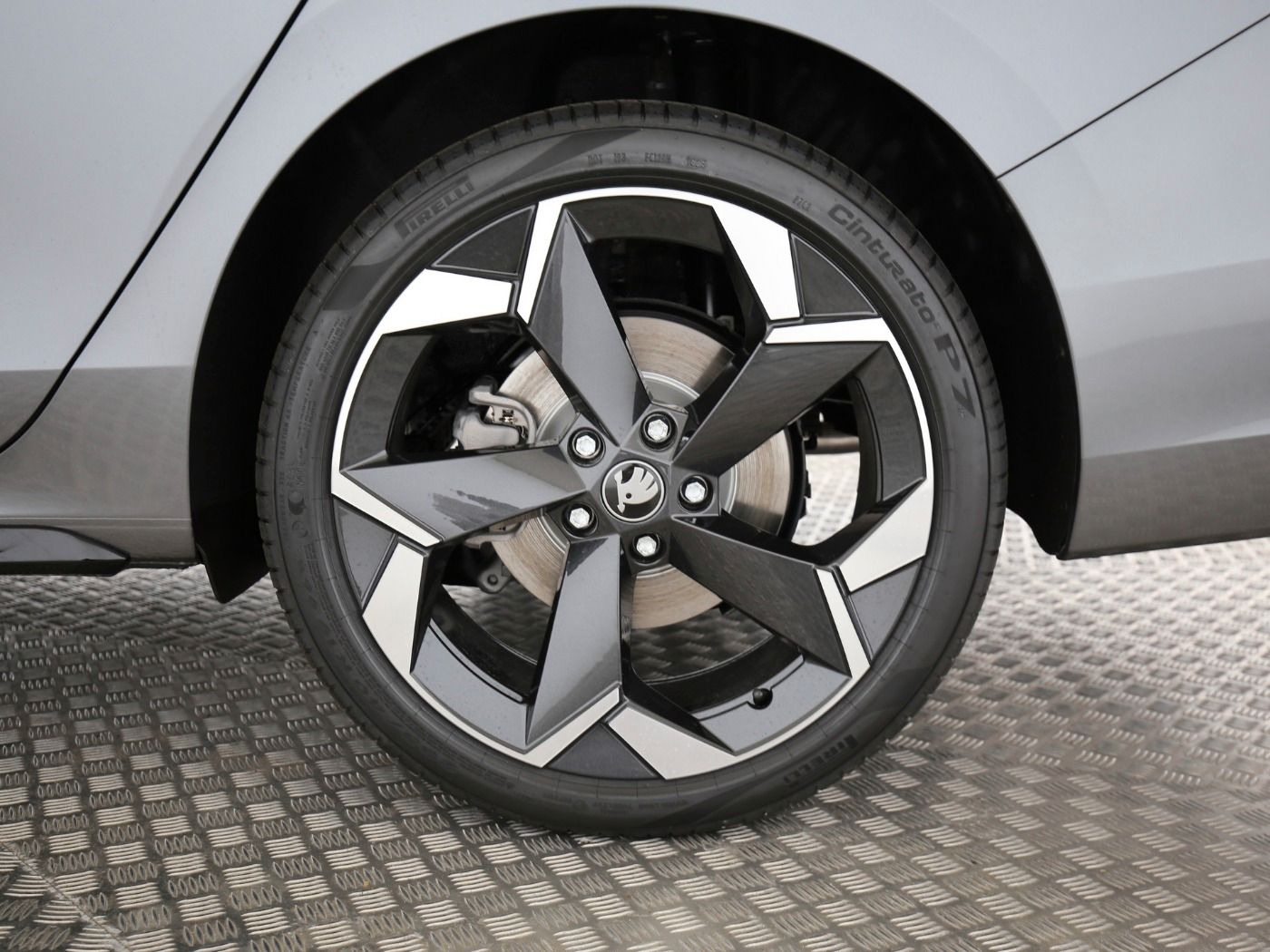 Fahrzeugabbildung SKODA Superb Combi 1.5 TSI iV W Sportline Matrix|AHK