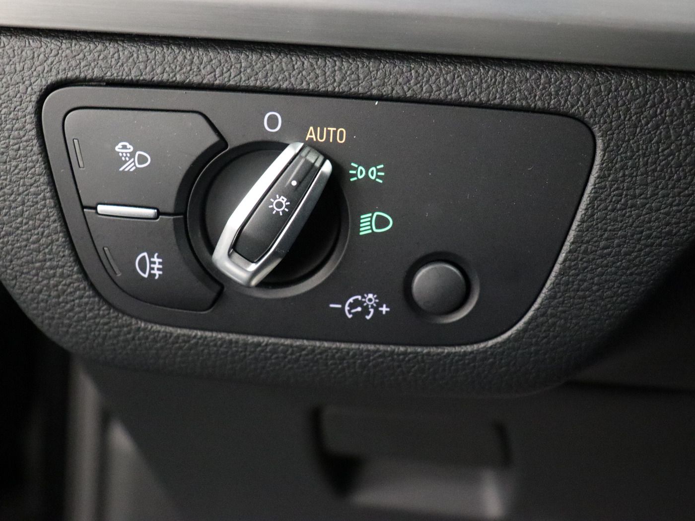 Fahrzeugabbildung Audi Q5 45 TFSI quattro S tronic S line Matrix|AHK|LM
