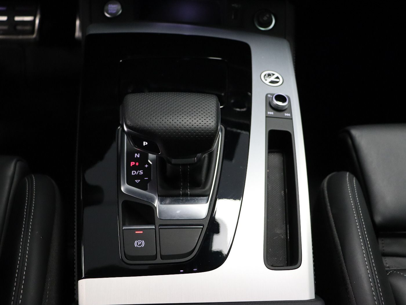 Fahrzeugabbildung Audi Q5 45 TFSI quattro S tronic S line Matrix|AHK|LM