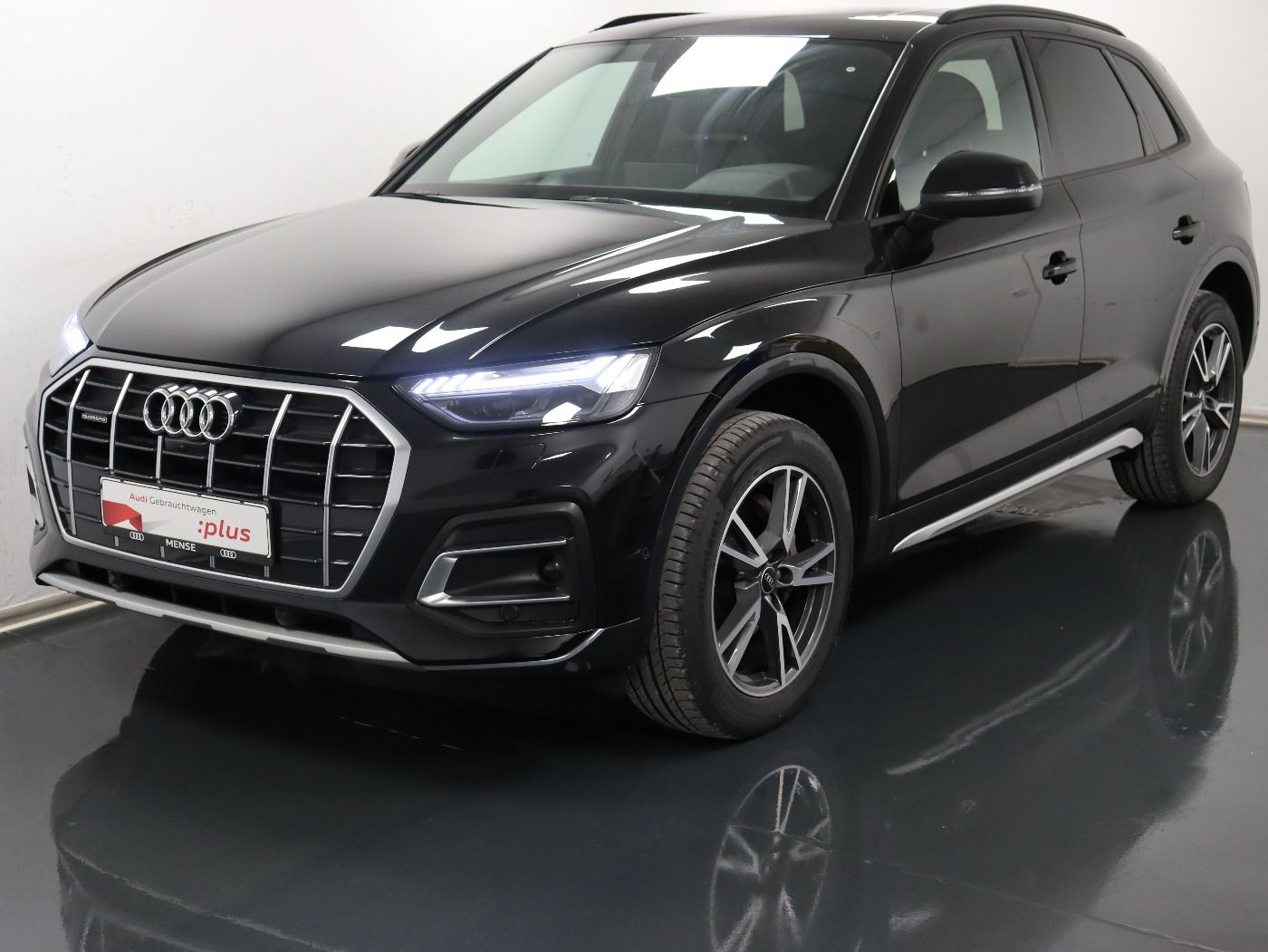 Fahrzeugabbildung Audi Q5 45 TFSI quattro S tronic S line Matrix|AHK|LM