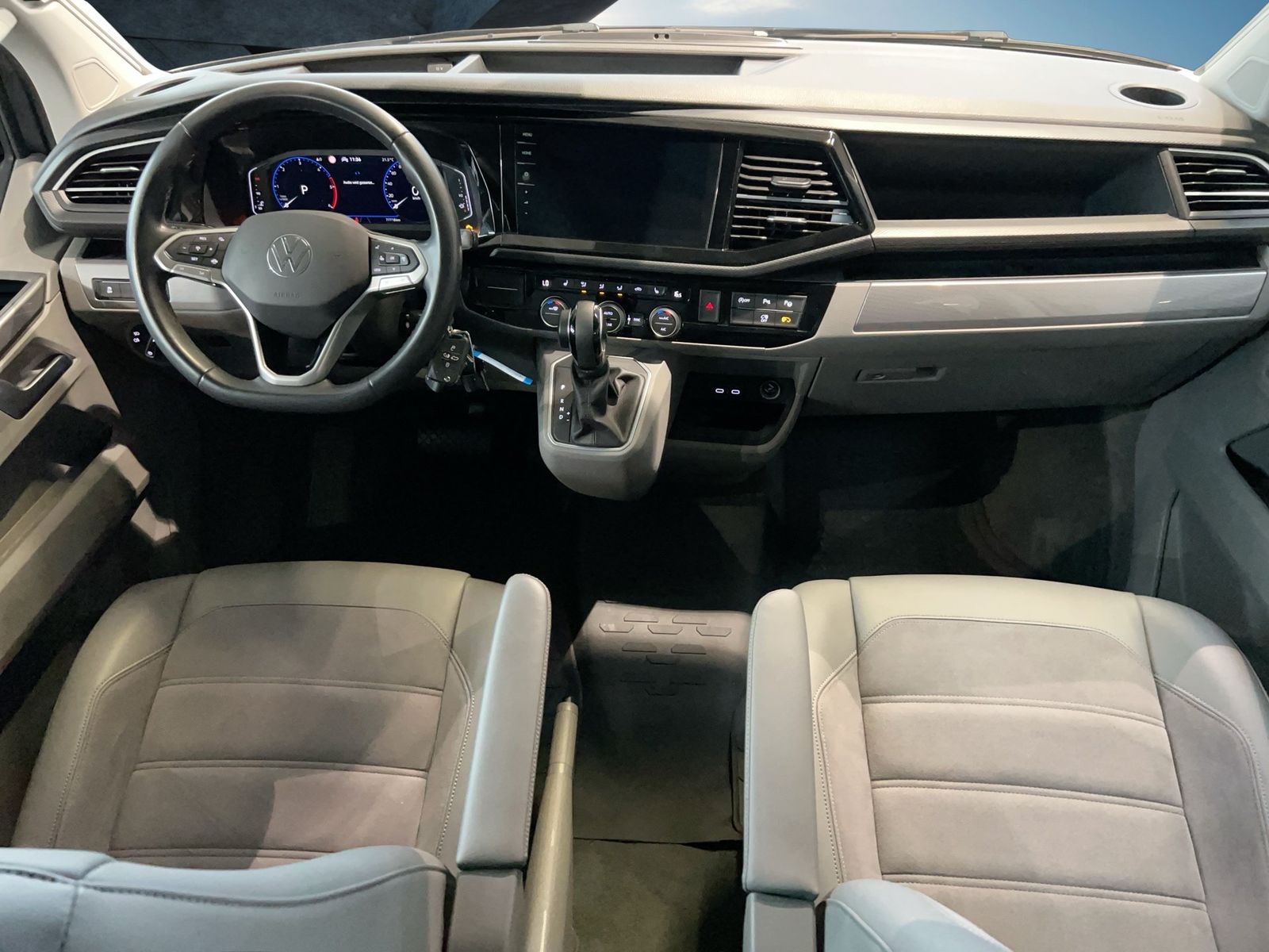 Fahrzeug autohaus mense Fahrzeugabbildung Volkswagen California 6.1 Ocean Aufstelldach Motor: 2.0 l T