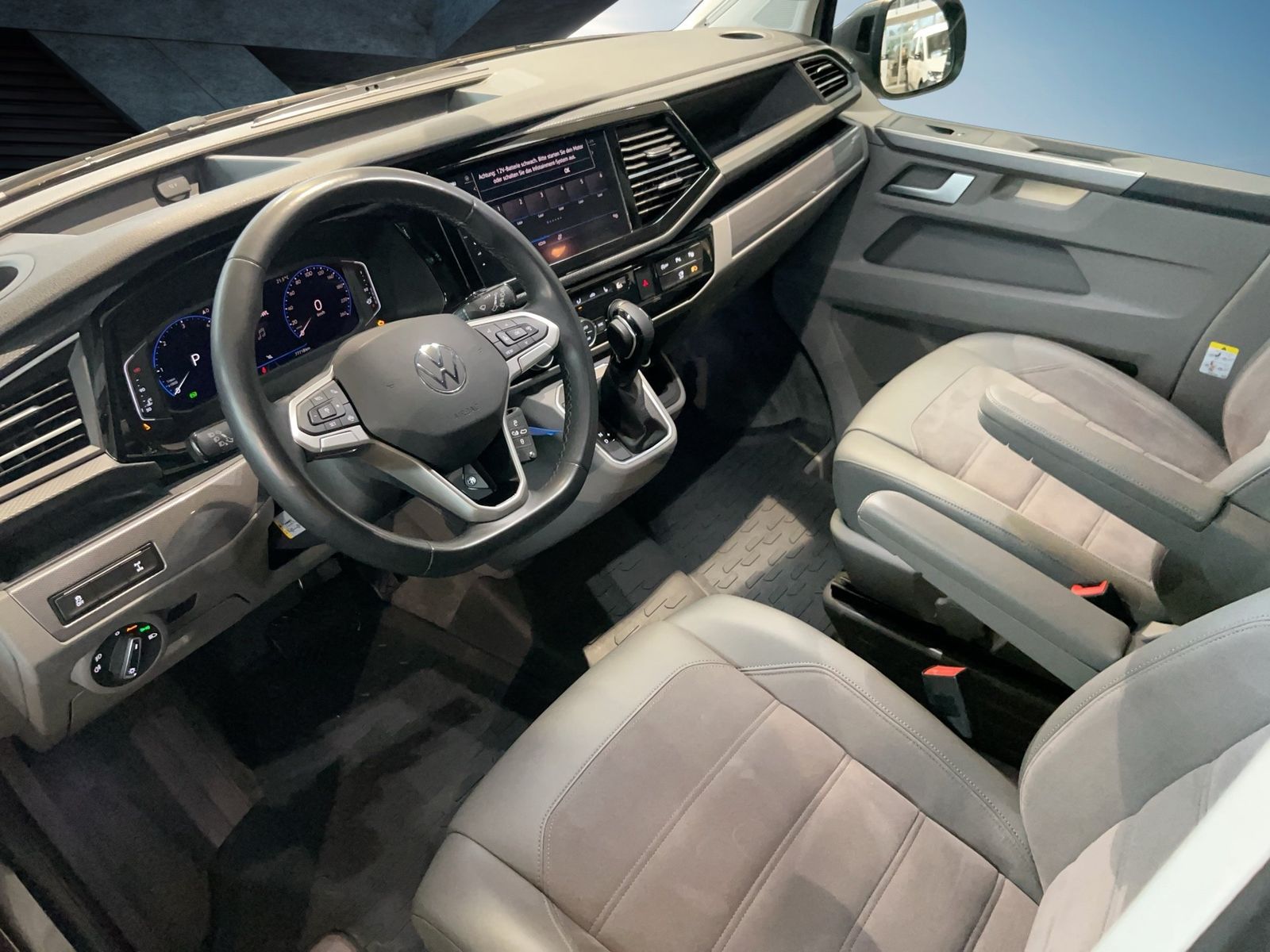 Fahrzeug autohaus mense Fahrzeugabbildung Volkswagen California 6.1 Ocean Aufstelldach Motor: 2.0 l T