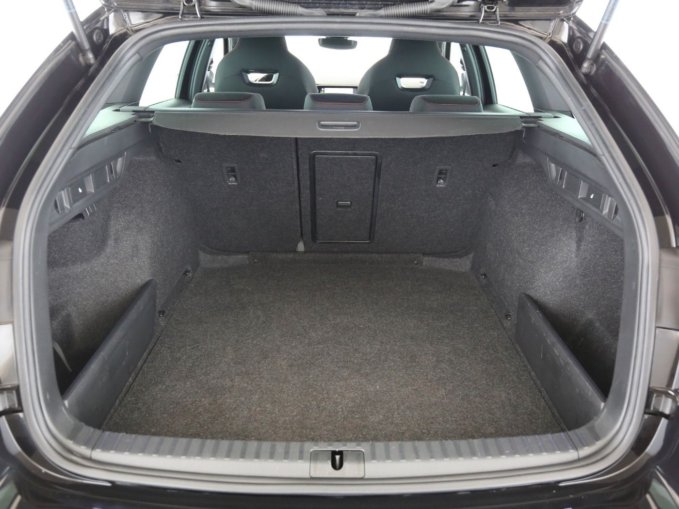 Fahrzeug autohaus mense Fahrzeugabbildung SKODA Octavia Combi Octavia Combi RS 2.0l TSI 180kW 7-