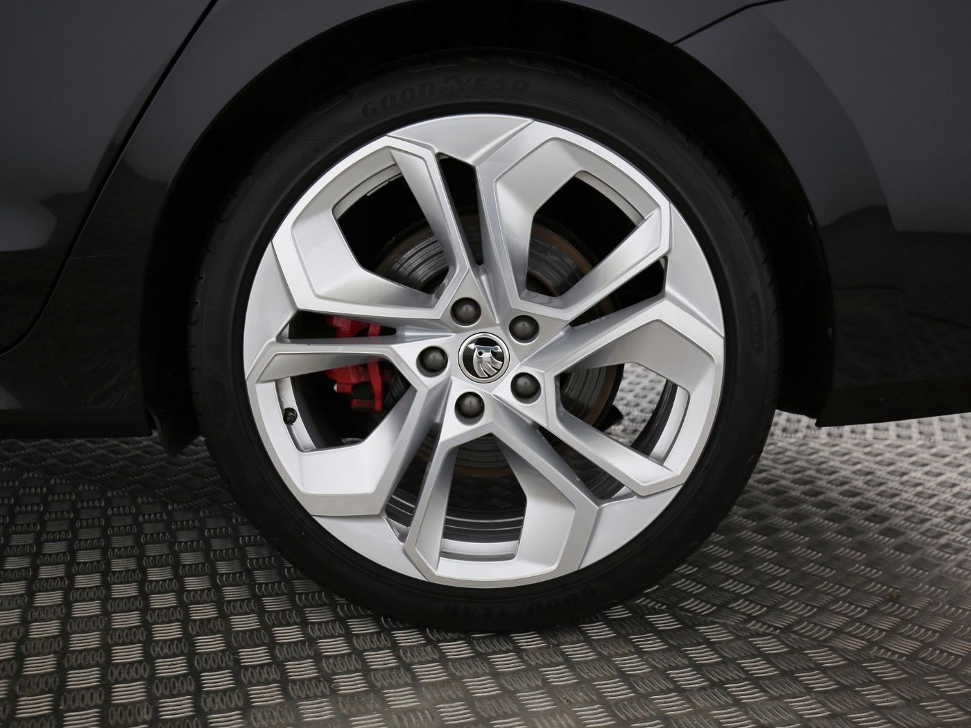 Fahrzeug autohaus mense Fahrzeugabbildung SKODA Octavia Combi Octavia Combi RS 2.0l TSI 180kW 7-