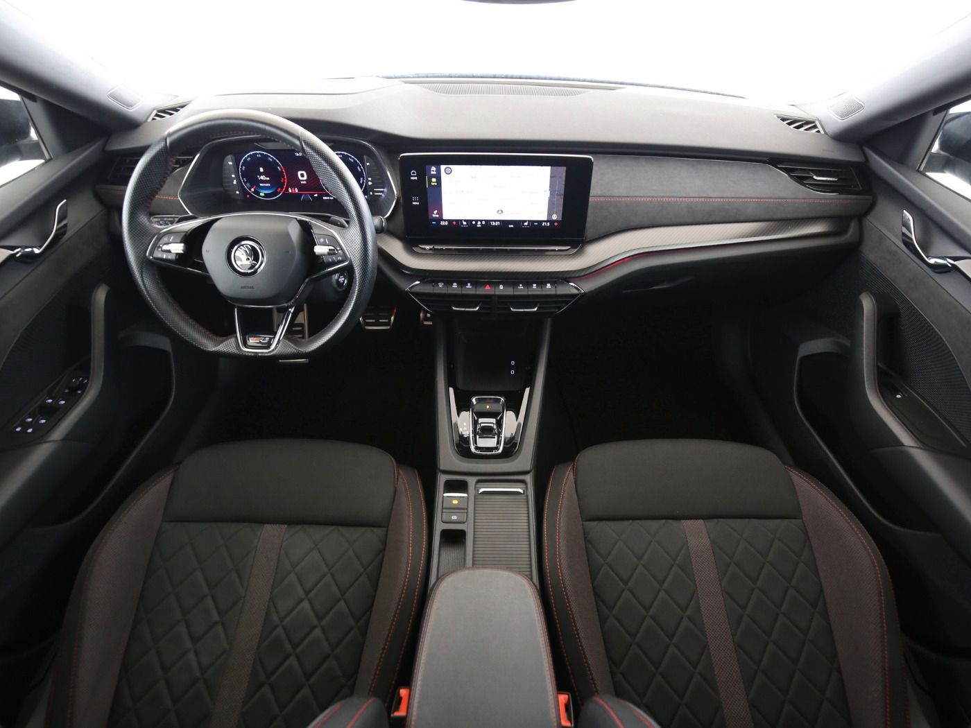 Fahrzeug autohaus mense Fahrzeugabbildung SKODA Octavia Combi Octavia Combi RS 2.0l TSI 180kW 7-