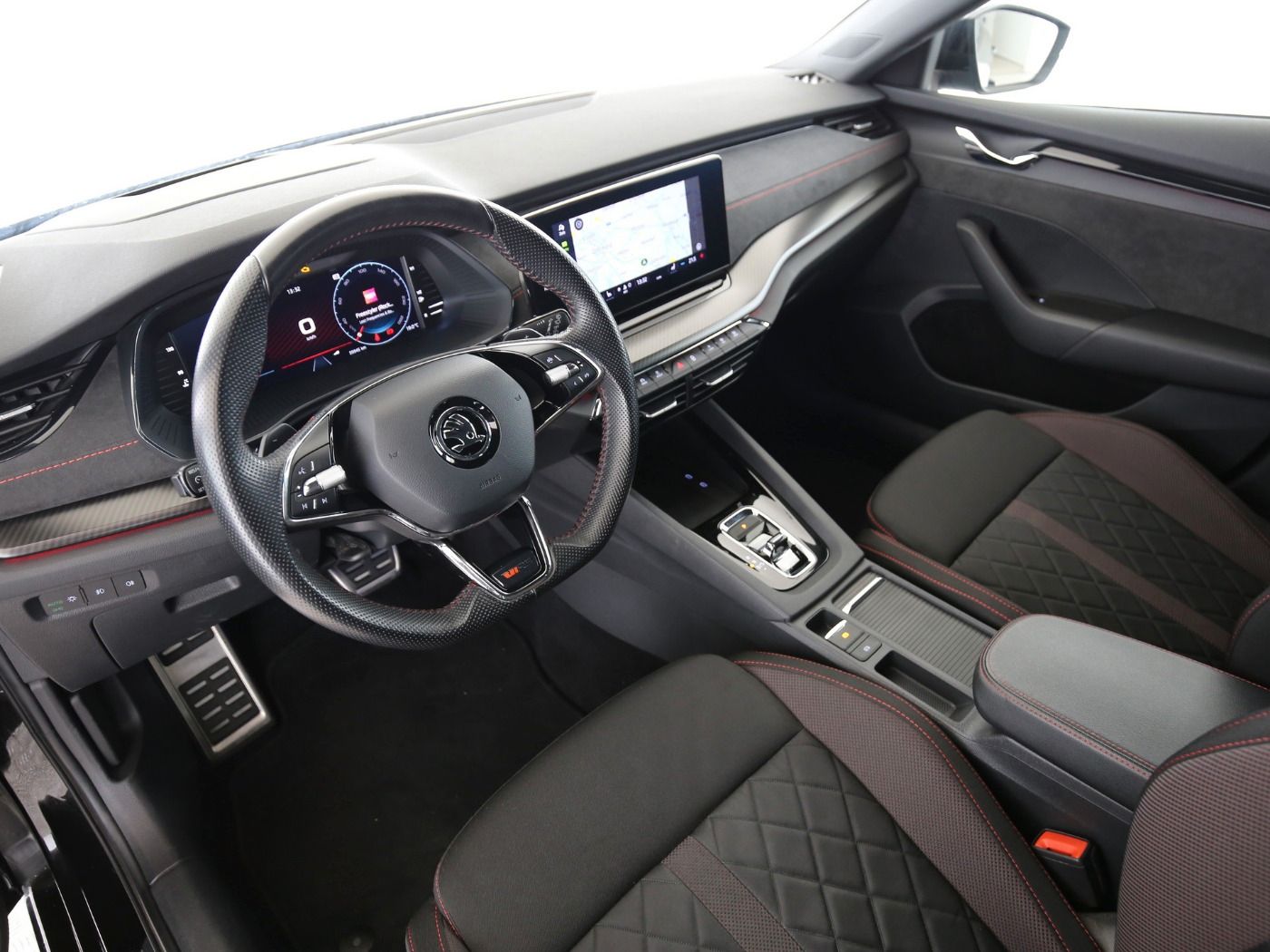 Fahrzeug autohaus mense Fahrzeugabbildung SKODA Octavia Combi Octavia Combi RS 2.0l TSI 180kW 7-