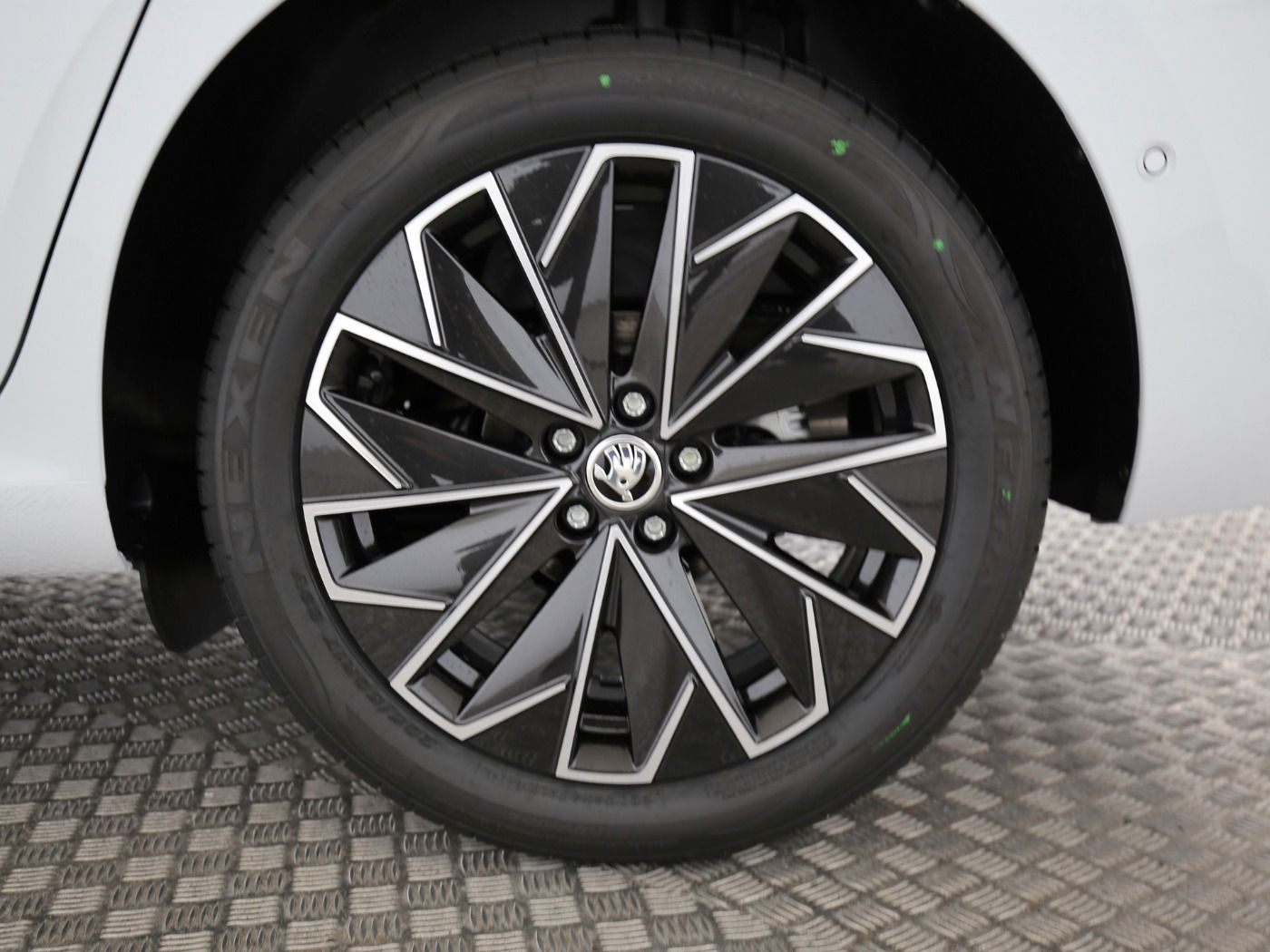 Fahrzeug autohaus mense Fahrzeugabbildung SKODA Scala 1.0 TSI Drive Matrix|ACC|LED|VirtualCP|PDC