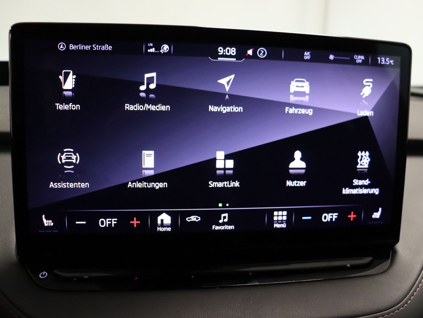 Fahrzeug autohaus mense Fahrzeugabbildung SKODA Enyaq iV 80 |AHK|4xSHZ|FLA|ACC|HUD|KeyLess|Navi