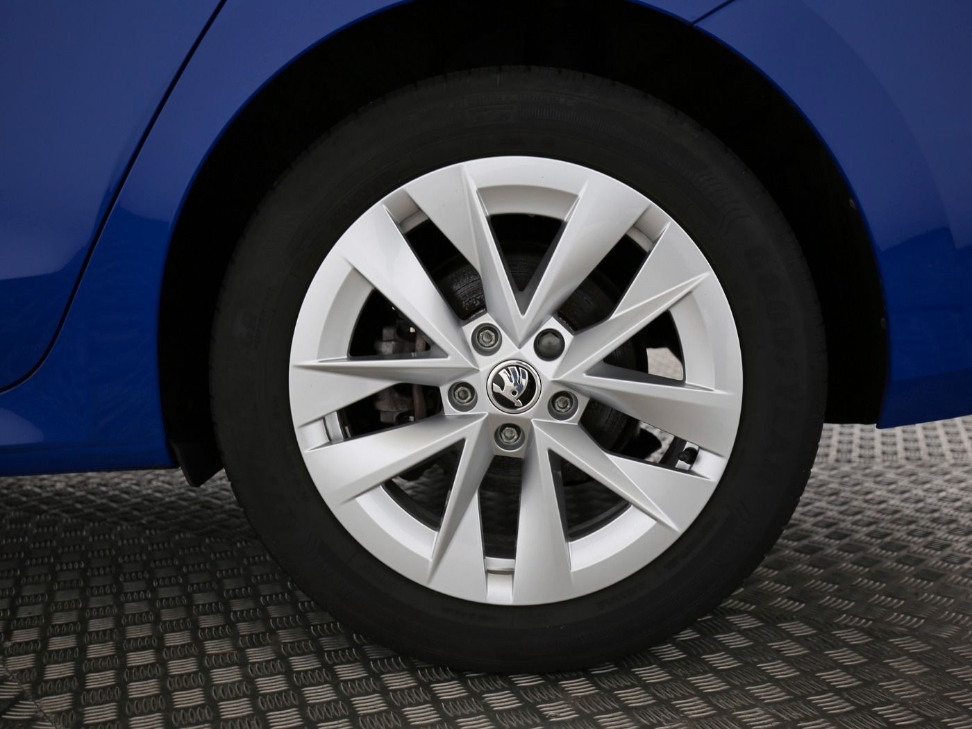 Fahrzeugabbildung SKODA Octavia Combi iV 1.4 TSI Ambition DSG LED|Navi|P