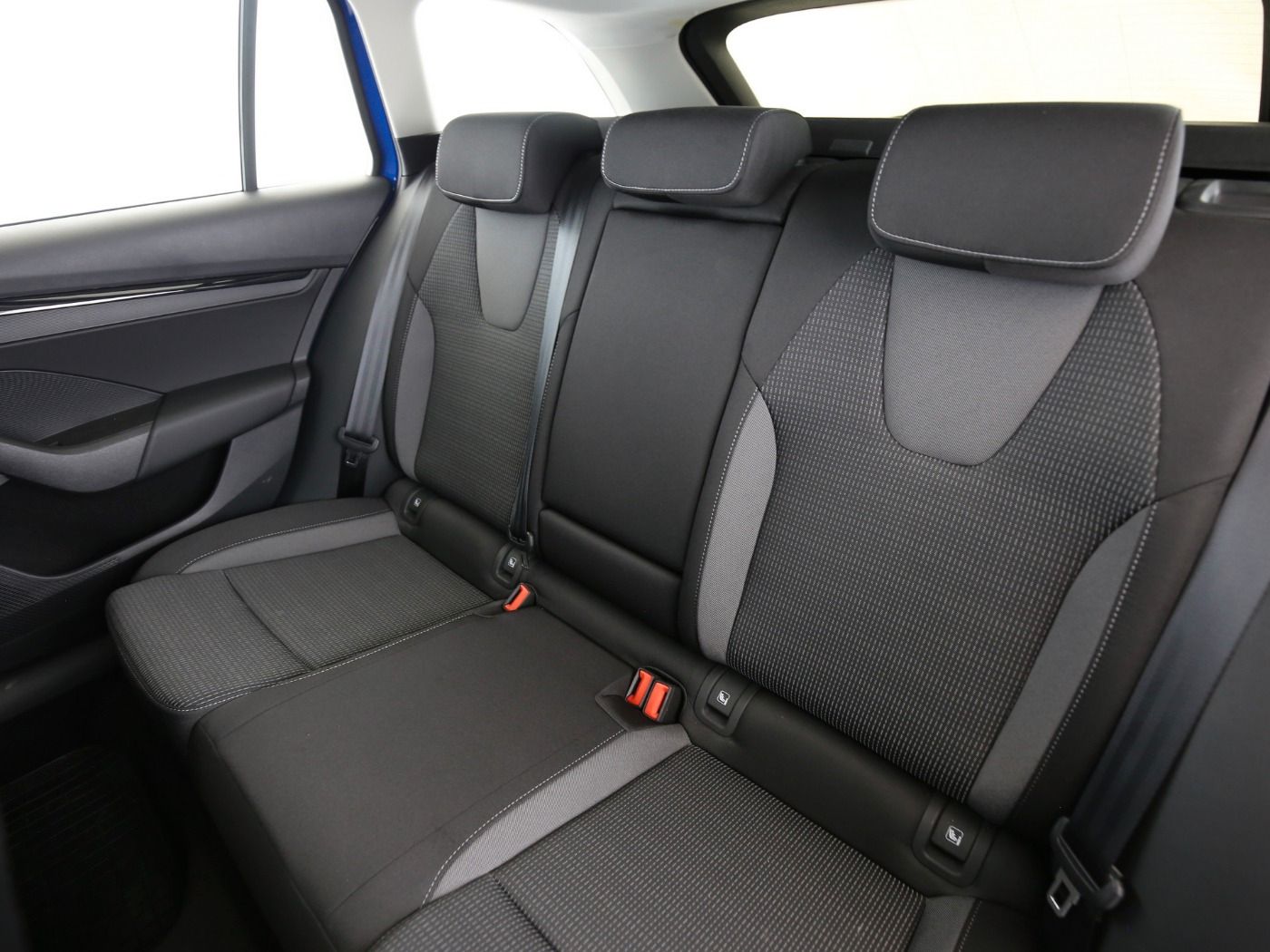 Fahrzeugabbildung SKODA Octavia Combi iV 1.4 TSI Ambition DSG LED|Navi|P
