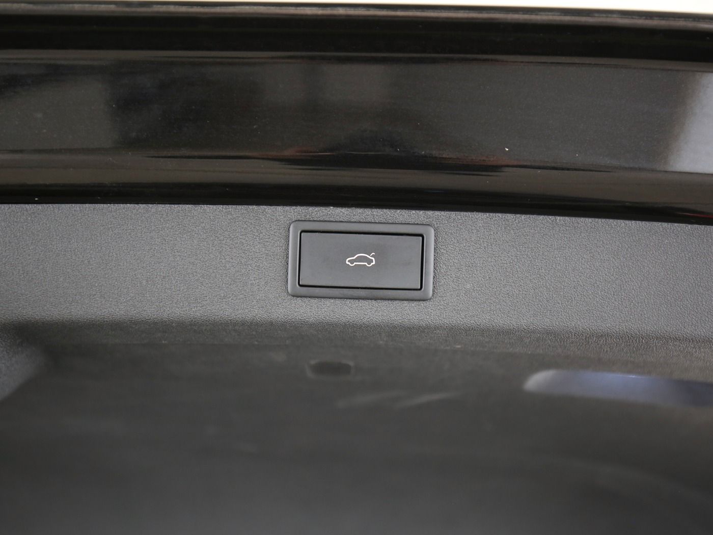 Fahrzeugabbildung SKODA Enyaq 60 Loft ACC|LED|Navi|VirtualCP|Akustikglas