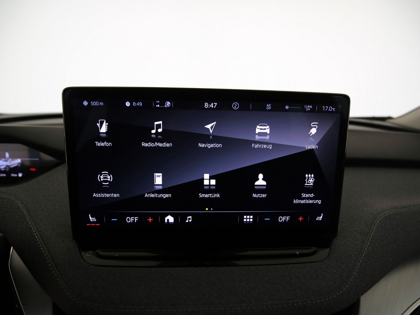 Fahrzeugabbildung SKODA Enyaq 60 Loft ACC|LED|Navi|VirtualCP|Akustikglas