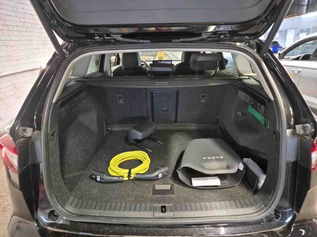 Fahrzeugabbildung SKODA Enyaq 60 Loft ACC|LED|Navi|VirtualCP|Akustikglas