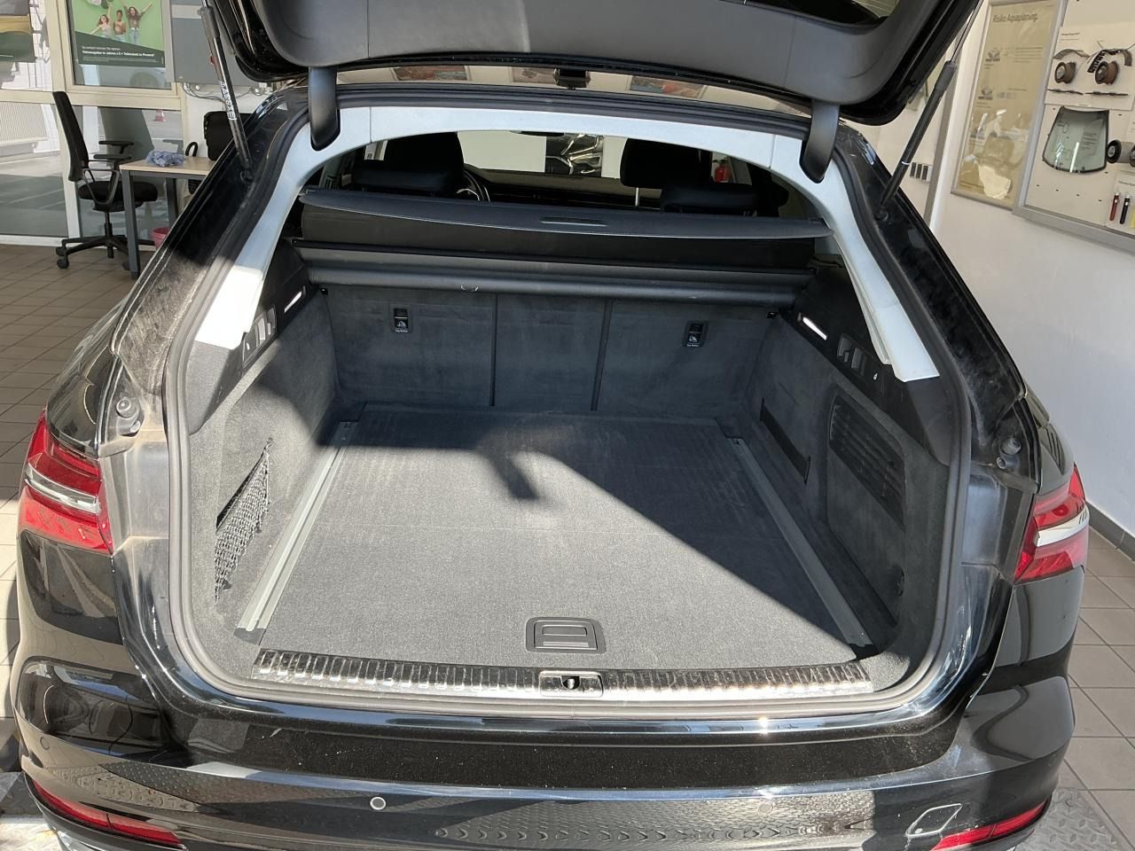 Fahrzeugabbildung Audi A6 40 2.0 TDI Avant basis Matrix|CarPlay|ACC|LED