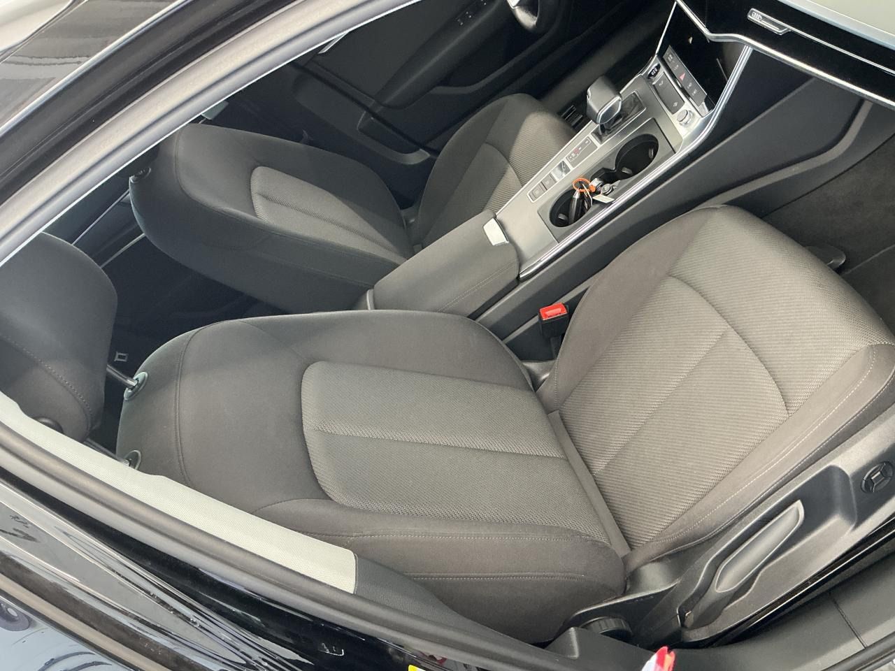 Fahrzeugabbildung Audi A6 40 2.0 TDI Avant basis Matrix|CarPlay|ACC|LED