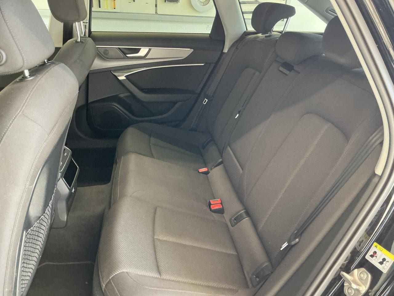 Fahrzeugabbildung Audi A6 40 2.0 TDI Avant basis Matrix|CarPlay|ACC|LED