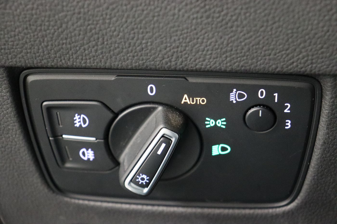 Fahrzeug autohaus mense Fahrzeugabbildung Volkswagen Passat Variant 1.4 TSI ACC|Navi|KlimaA|PDC|SHZG