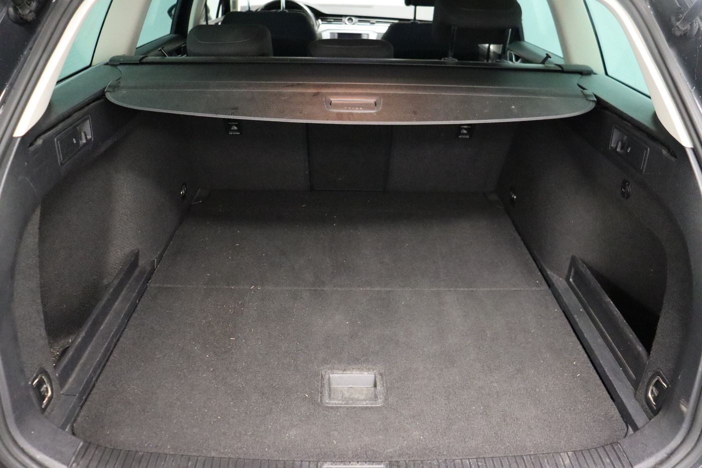 Fahrzeug autohaus mense Fahrzeugabbildung Volkswagen Passat Variant 1.4 TSI ACC|Navi|KlimaA|PDC|SHZG