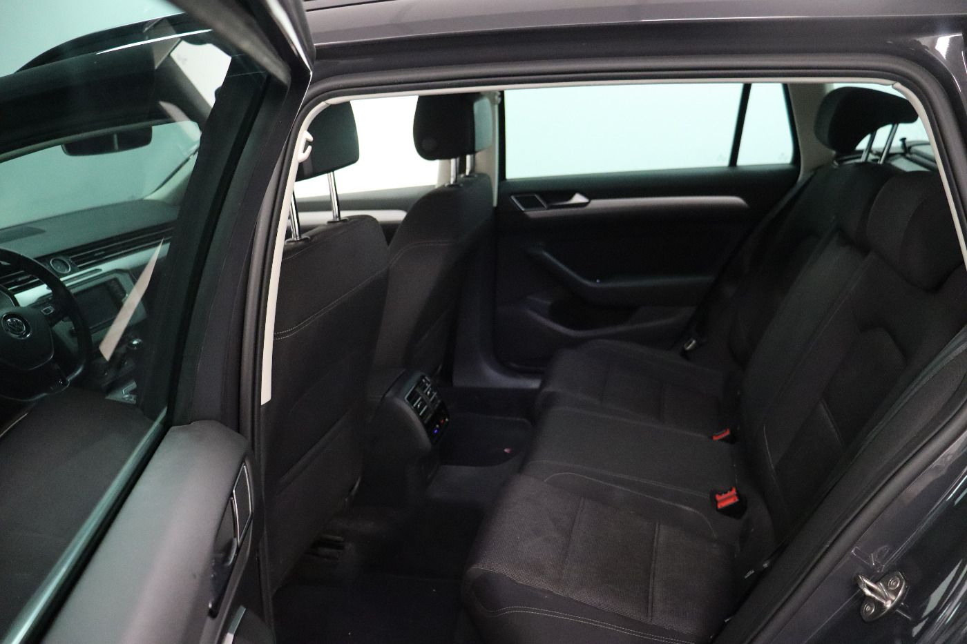 Fahrzeug autohaus mense Fahrzeugabbildung Volkswagen Passat Variant 1.4 TSI ACC|Navi|KlimaA|PDC|SHZG