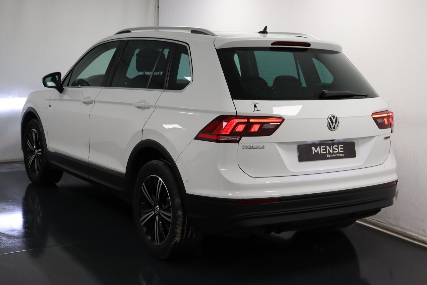 Fahrzeugabbildung Volkswagen Tiguan 2.0 TSI DSG Comfortline CarPlay