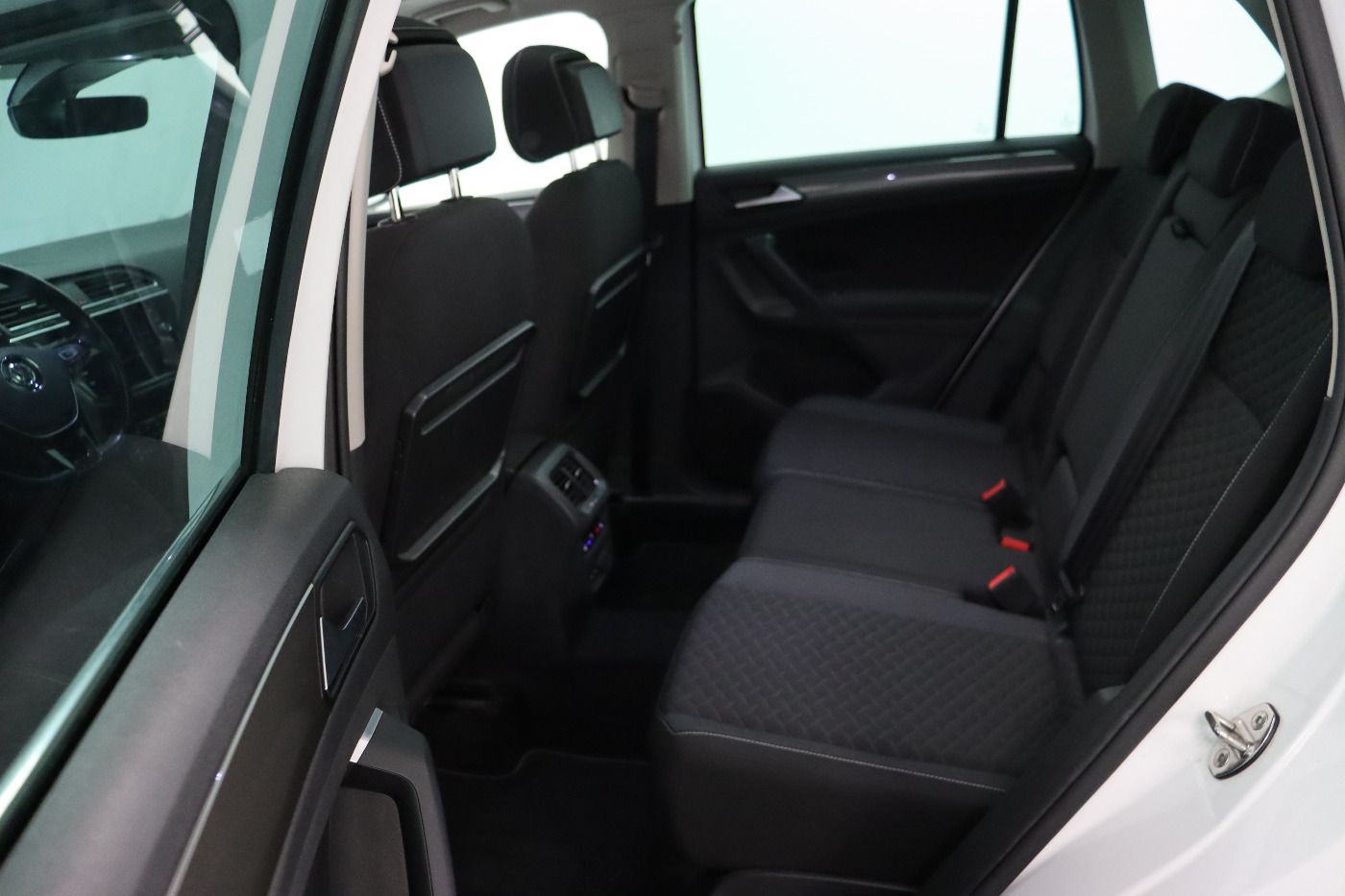 Fahrzeugabbildung Volkswagen Tiguan 2.0 TSI DSG Comfortline CarPlay