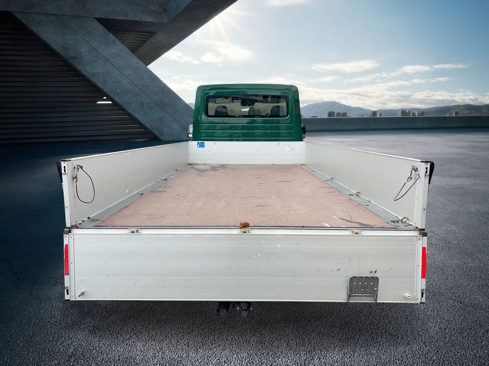 Fahrzeugabbildung Volkswagen Crafter 2.0 TDI RWD Pritsche 35 lang AHK|KlimaA