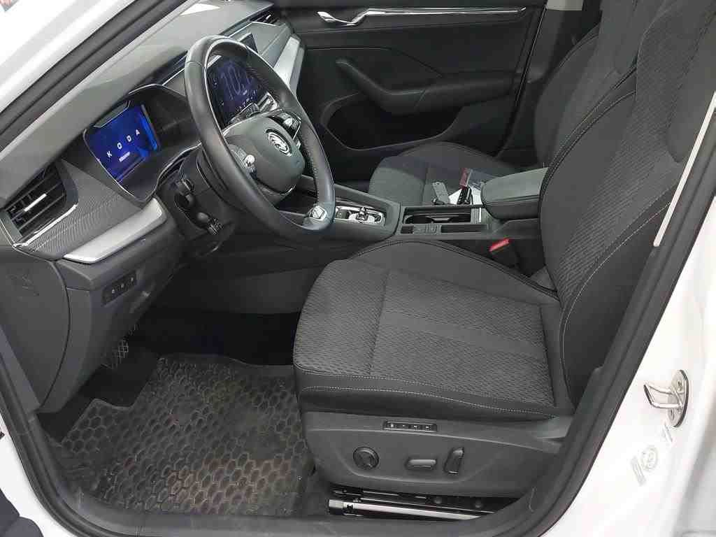 Fahrzeugabbildung SKODA Octavia Combi 2.0 TDI Style HUD|ACC|LED|Navi|PDC