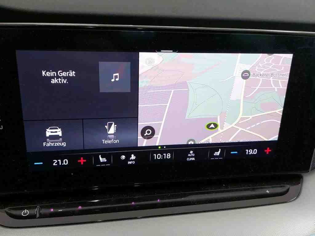 Fahrzeugabbildung SKODA Octavia Combi 2.0 TDI Style HUD|ACC|LED|Navi|PDC