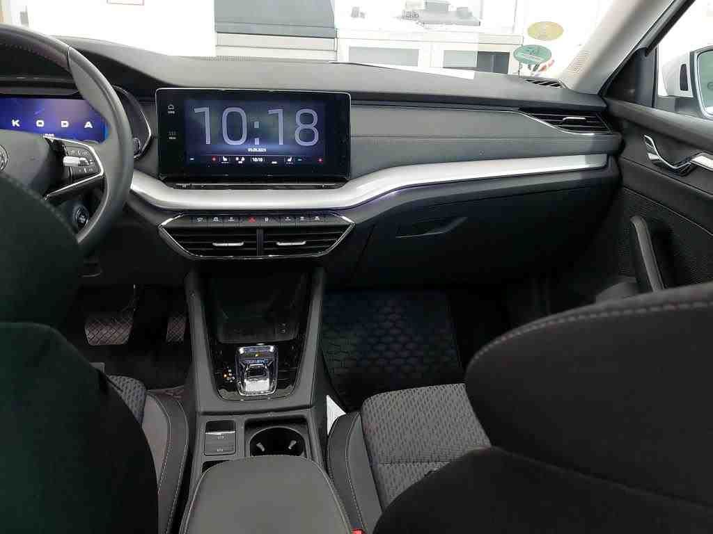 Fahrzeugabbildung SKODA Octavia Combi 2.0 TDI Style HUD|ACC|LED|Navi|PDC