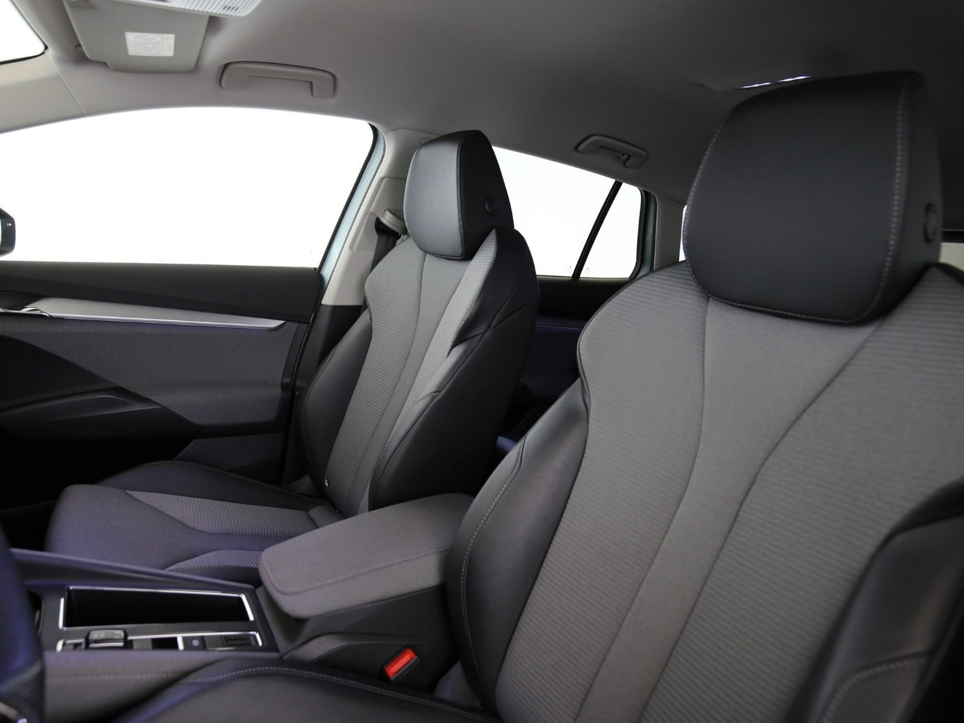 Fahrzeugabbildung SKODA Enyaq 80 Loft AHK|4xSHZG|ACC|LED|Navi|VirtualCP