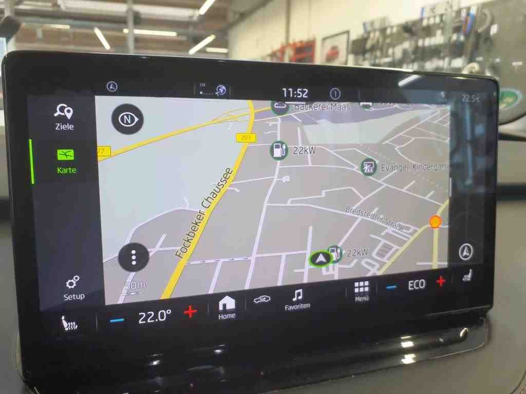 Fahrzeugabbildung SKODA Enyaq 80 Suite AHK|ACC|LED|Navi|VirtualCP|Kamera